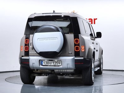 LAND ROVER DEFENDER - 4