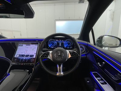MERCEDES-BENZ EQE - 9
