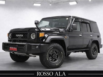 TOYOTA LAND CRUISER 70 - 2