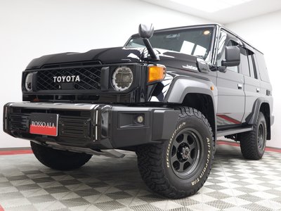 TOYOTA LAND CRUISER 70 - 8