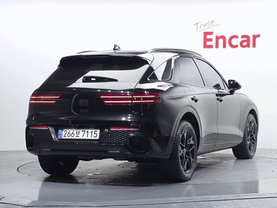 صورة 3 لـ 2022 Genesis GV70