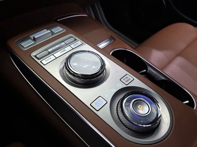 صورة 9 لـ 2022 Genesis GV70