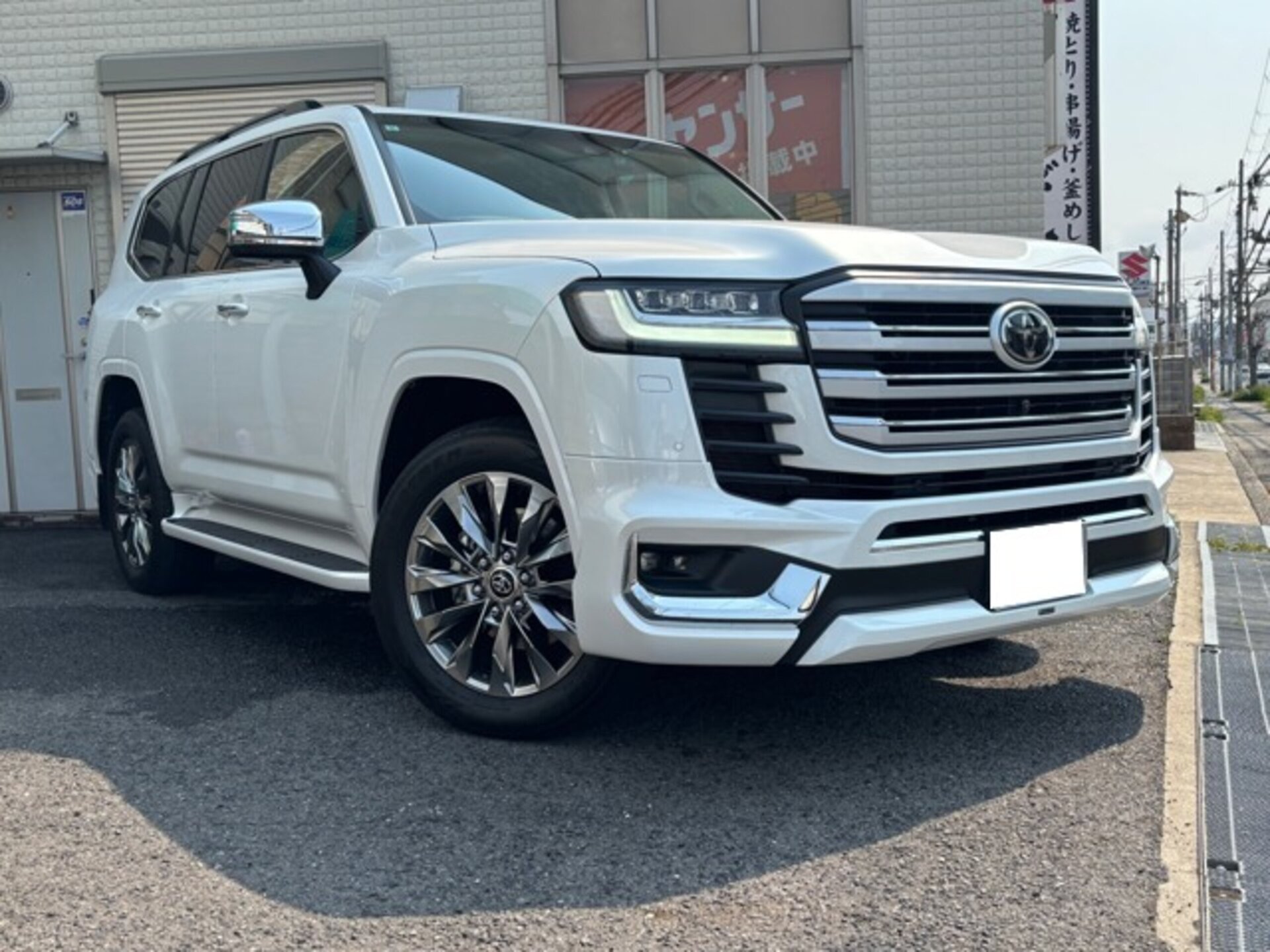 TOYOTA LAND CRUISER 300 - View 1