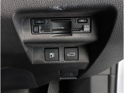 TOYOTA CROWN CROSSOVER - 7