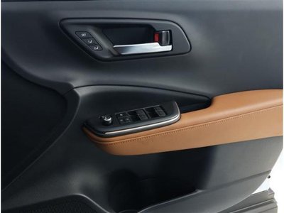 TOYOTA CROWN CROSSOVER - 9