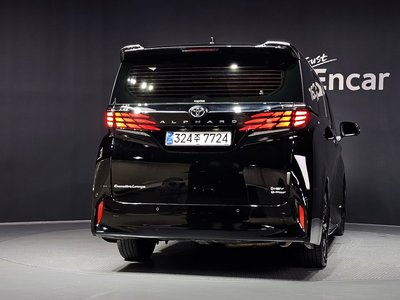 2025 Toyota ALPHARD — фото 3