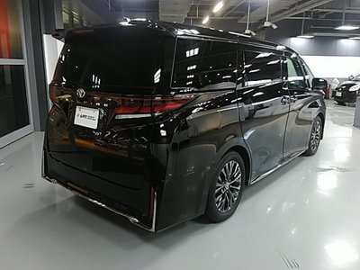 2024 Toyota VELLFIRE — фото 3