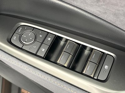 2025 Lexus LBX 缩略图 44