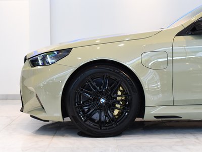 2025 BMW M5 照片 5