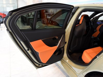 صورة مصغرة 37 لـ 2025 BMW M5