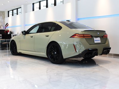 2025 BMW M5 照片 3