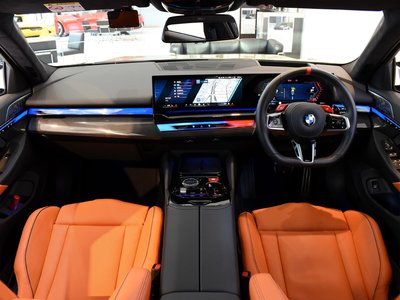 صورة مصغرة 32 لـ 2025 BMW M5