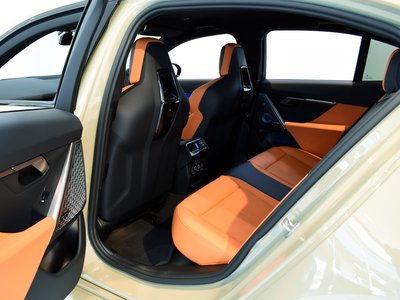 صورة مصغرة 38 لـ 2025 BMW M5