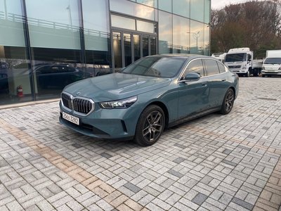 BMW 5 SERIES