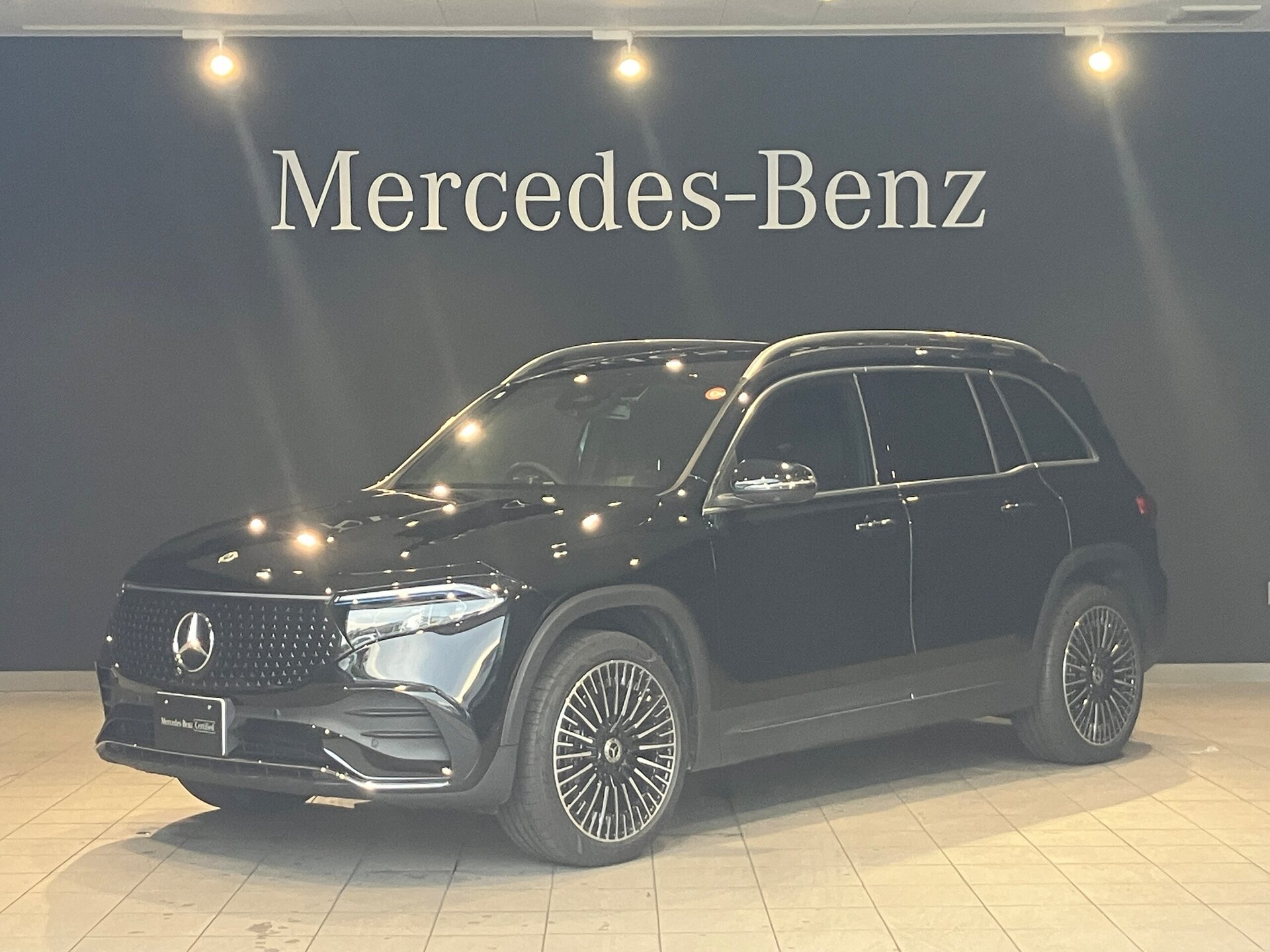 MERCEDES-BENZ EQB - View 1