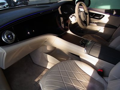 MERCEDES-BENZ EQS - 8