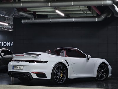 PORSCHE 911 - 6