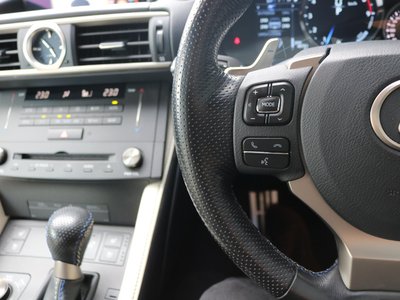 2017 Lexus RC F 缩略图 32
