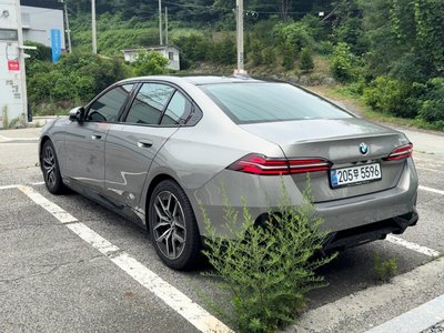 2026 BMW 5 SERIES 照片 3