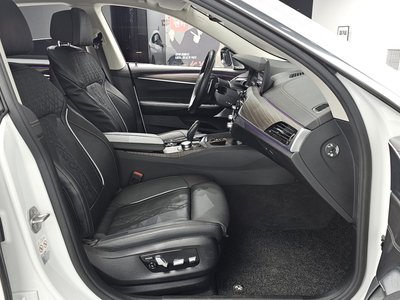 BMW 6 SERIES GT - 10