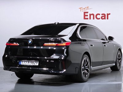 2024 BMW 7 SERIES photo 3