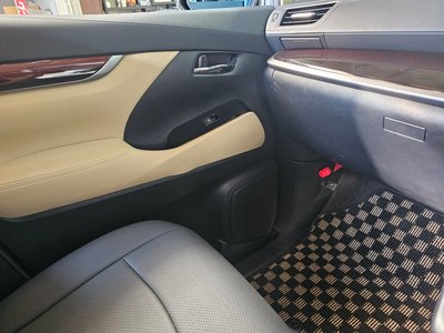 صورة 29 لـ 2017 Toyota VELLFIRE