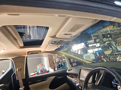 صورة 16 لـ 2017 Toyota VELLFIRE