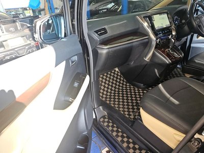 صورة 38 لـ 2017 Toyota VELLFIRE