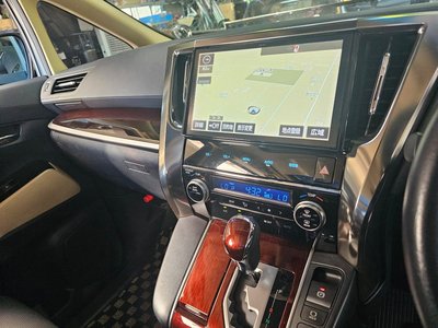 صورة 20 لـ 2017 Toyota VELLFIRE