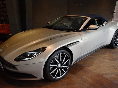 ASTON MARTIN DB11 VOLANTE - 8
