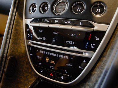 ASTON MARTIN DB11 VOLANTE - 2