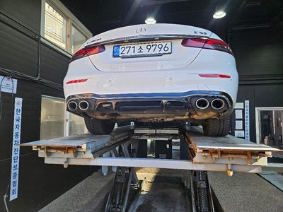 MERCEDES-BENZ E-CLASS - 3