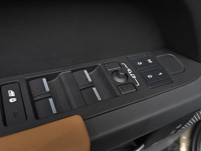 2023 LAND Rover DEFENDER thumbnail 28