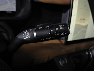 2023 LAND Rover DEFENDER thumbnail 27