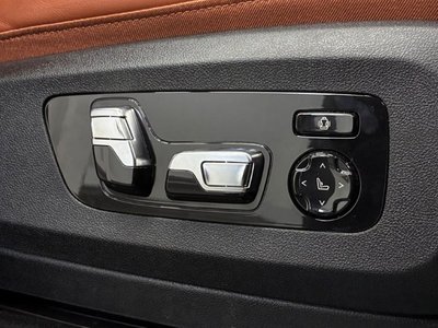 2025 BMW X7 — фото 10