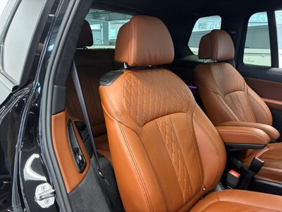 2025 BMW X7 缩略图 18