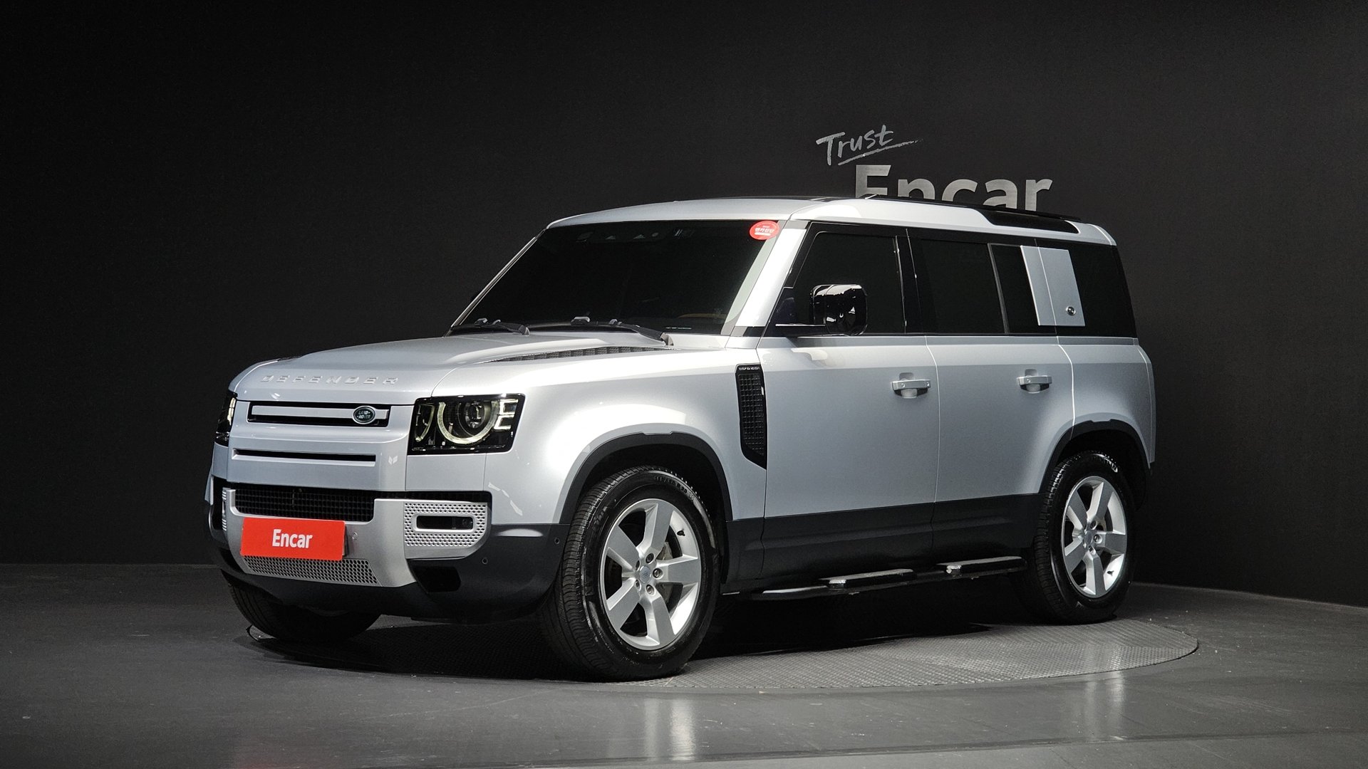 LAND ROVER DEFENDER - View 1