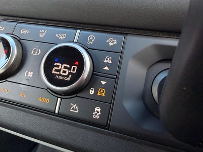 LAND ROVER DEFENDER - 2