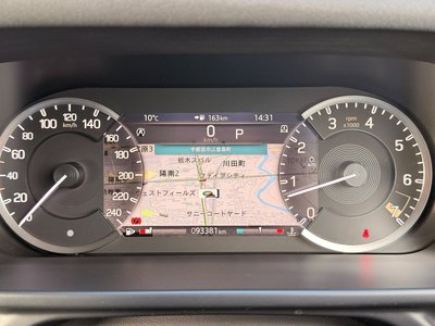 LAND ROVER DEFENDER - 8