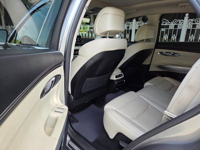صورة 7 لـ 2021 Genesis GV70
