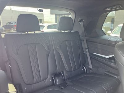 2023 BMW X7 — миниатюра 25