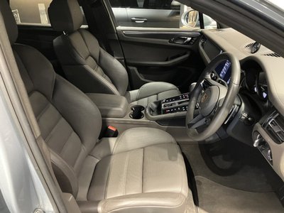 PORSCHE MACAN - 9