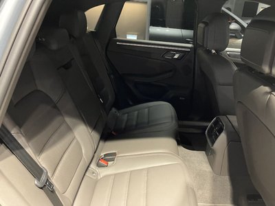 PORSCHE MACAN - 10