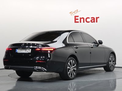 MERCEDES-BENZ E-CLASS - 3