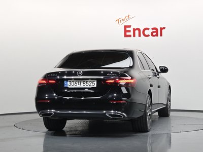 MERCEDES-BENZ E-CLASS - 4