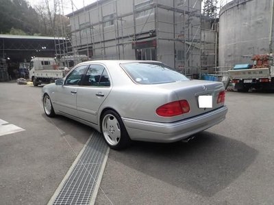 MERCEDES-BENZ E-CLASS - 2