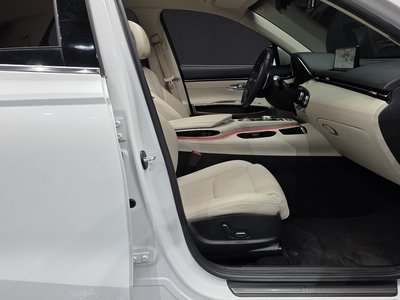 2022 Genesis GV70 — миниатюра 11