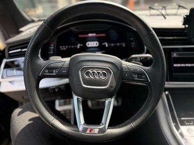 AUDI Q8 - 7