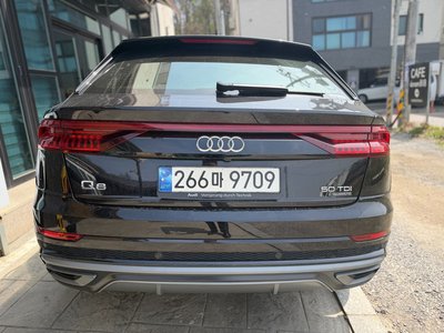 AUDI Q8 - 3