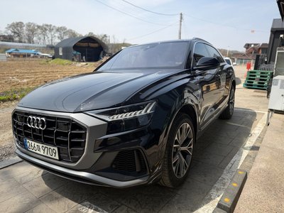 AUDI Q8 - 5